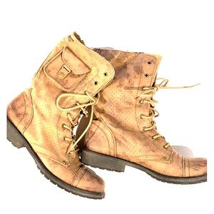 Rosy lace up combat boots Sz.11